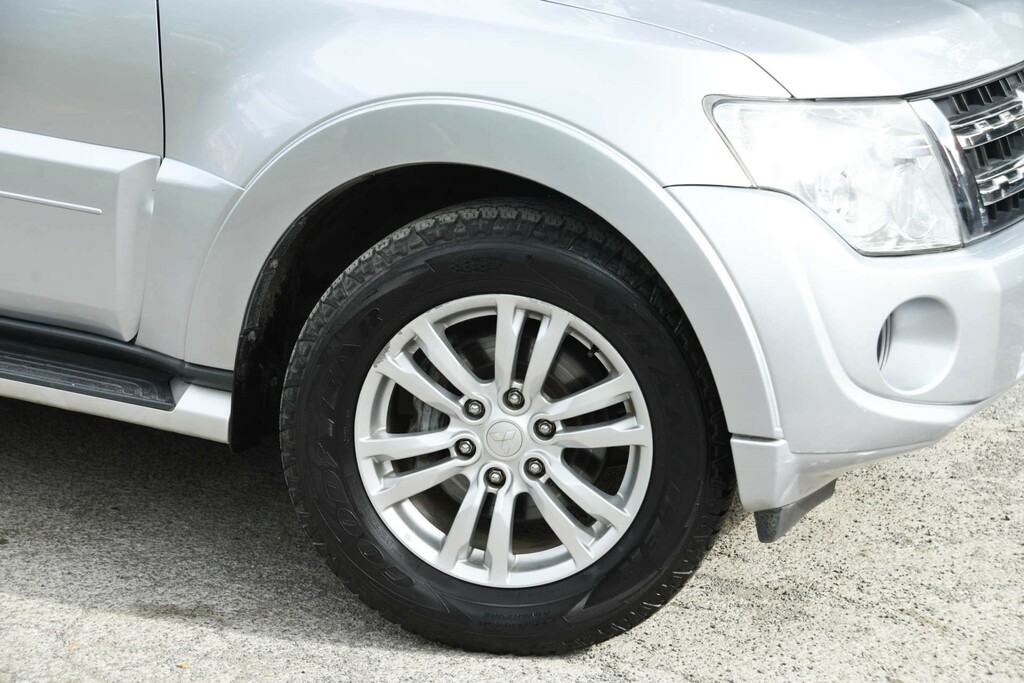 Mitsubishi Shogun Ishi 3.2 Di-dc 197 Sg3 Grey #29