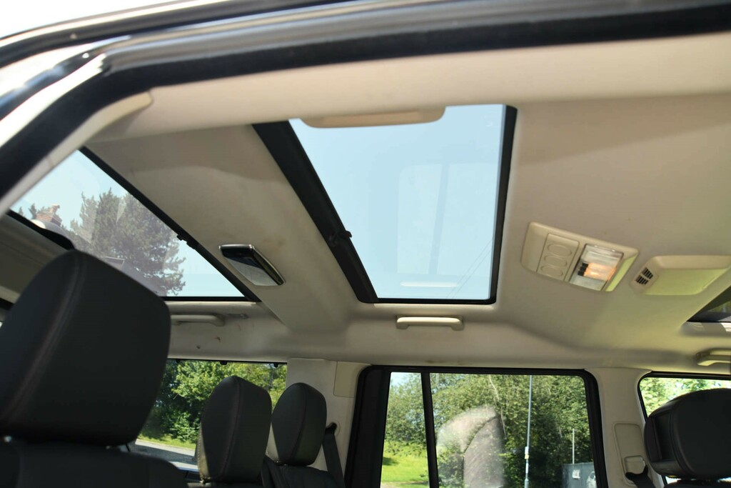 Land Rover Discovery V6 S White #8