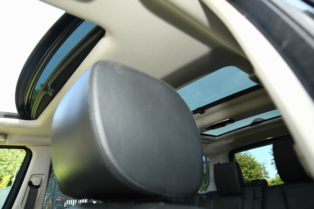 Land Rover Discovery V6 S White #7