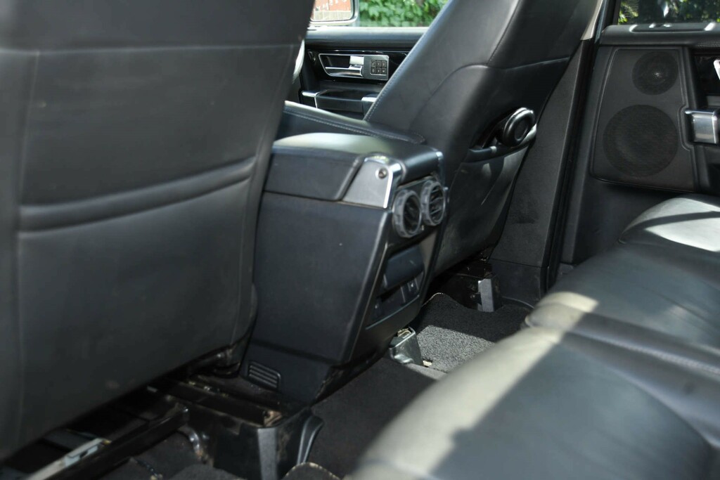 Land Rover Discovery V6 S White #29