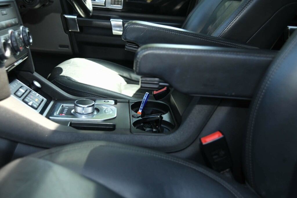 Land Rover Discovery V6 S White #30