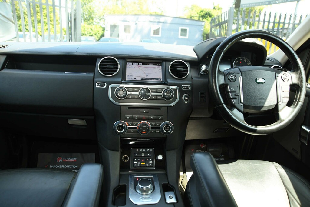 Land Rover Discovery V6 S White #11