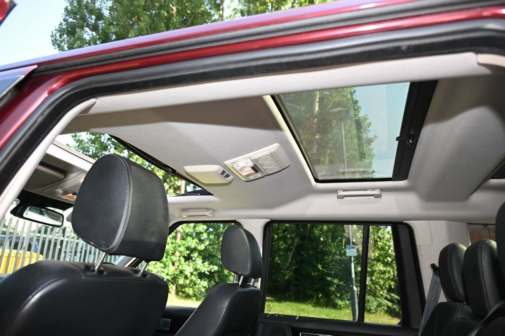 Land Rover Discovery 2.0 Td4 180 Hse White #14