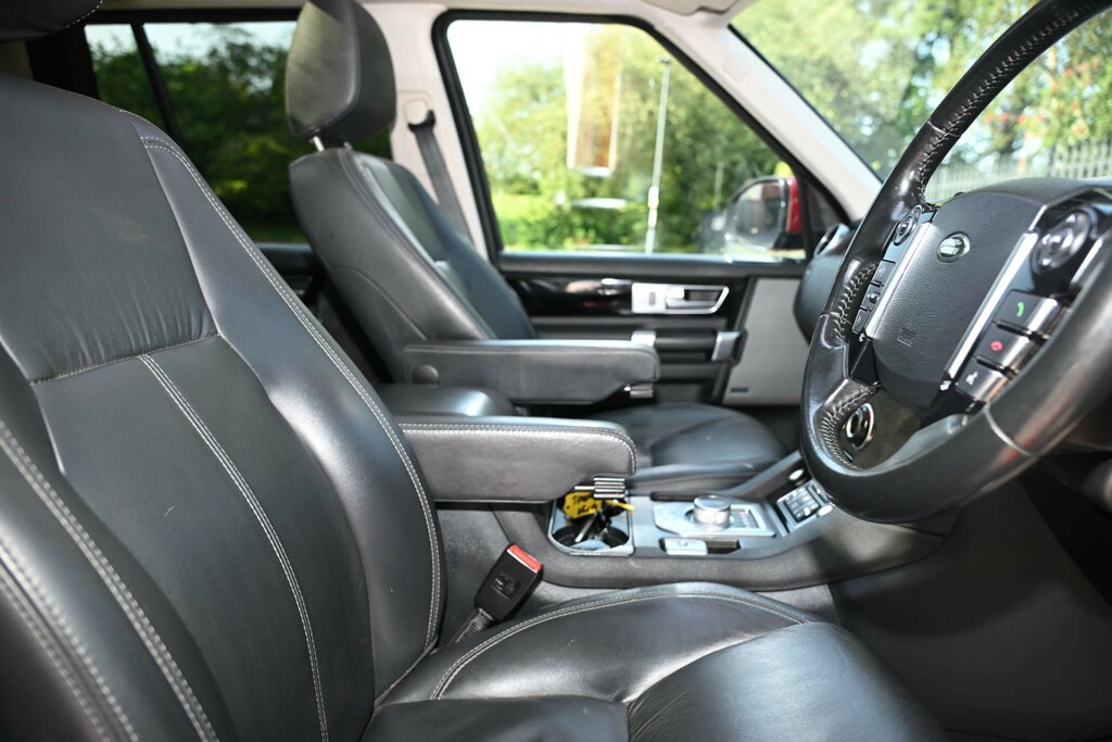 Land Rover Discovery 2.0 Td4 180 Hse White #32