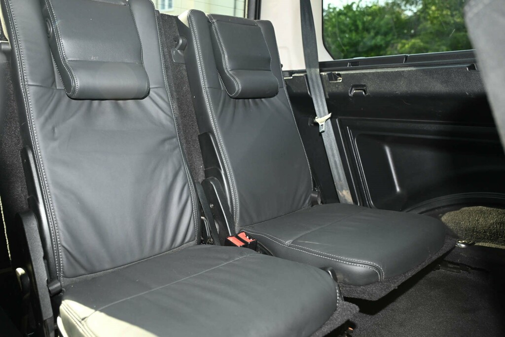 Land Rover Discovery 2.0 Td4 180 Hse White #31