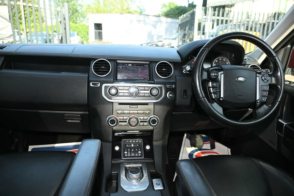 Land Rover Discovery 2.0 Td4 180 Hse White #19