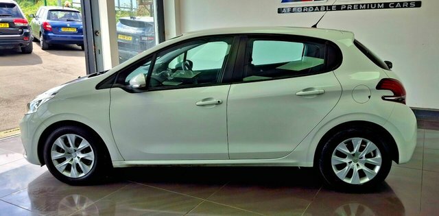 Peugeot 208 2015 1.0 Puretech Access Ac Hatchback Petro White #2