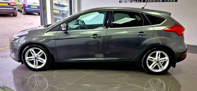 Ford Focus 2017 1.0T Ecoboost Titanium Hatchback M Grey #2