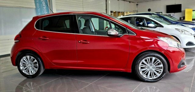 Peugeot 208 2017 1.2 Puretech Allure Hatchback Manu Red #6