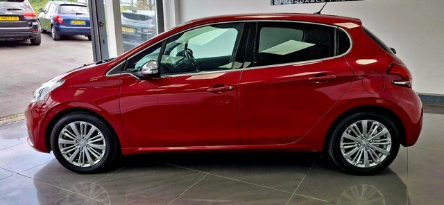 Peugeot 208 2017 1.2 Puretech Allure Hatchback Manu Red #2