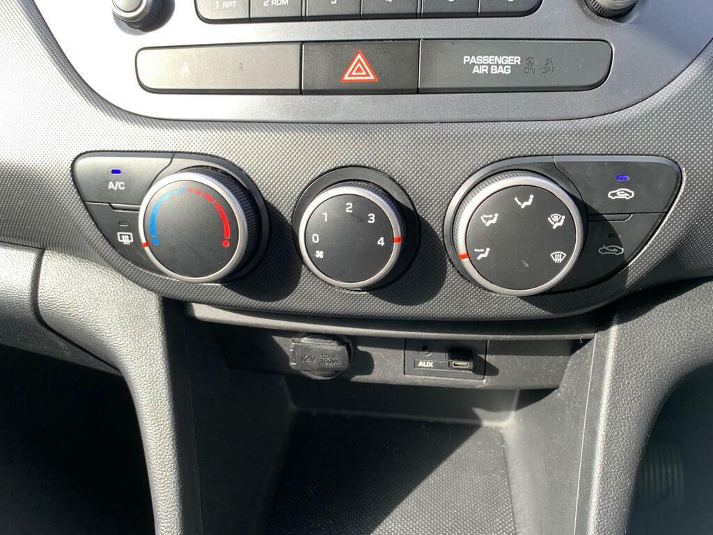 Hyundai I10 1.2 Premium 86 Bhp Blue #28