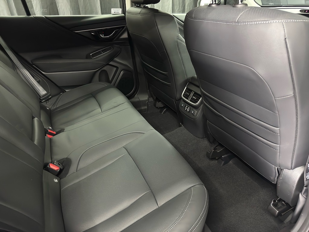 Subaru Outback 2.5I Limited Lineartronic Black #16