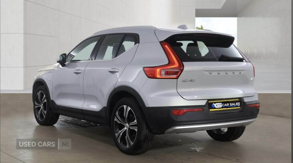 Volvo XC40 1.5 T5 Recharge Phev Inscription NL22FHE Silver #2