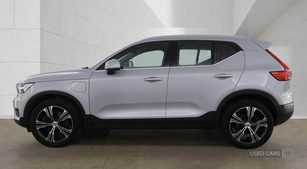 Volvo XC40 1.5 T5 Recharge Phev Inscription NL22FHE Silver #4
