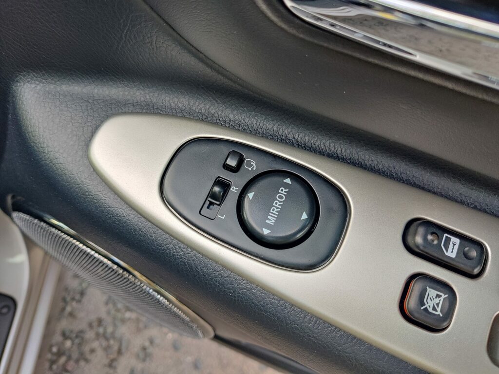 Lexus IS 300 3.0 Sportcross Silver #52