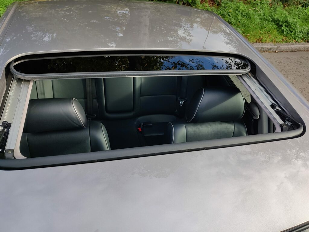 Lexus IS 300 3.0 Sportcross Silver #54