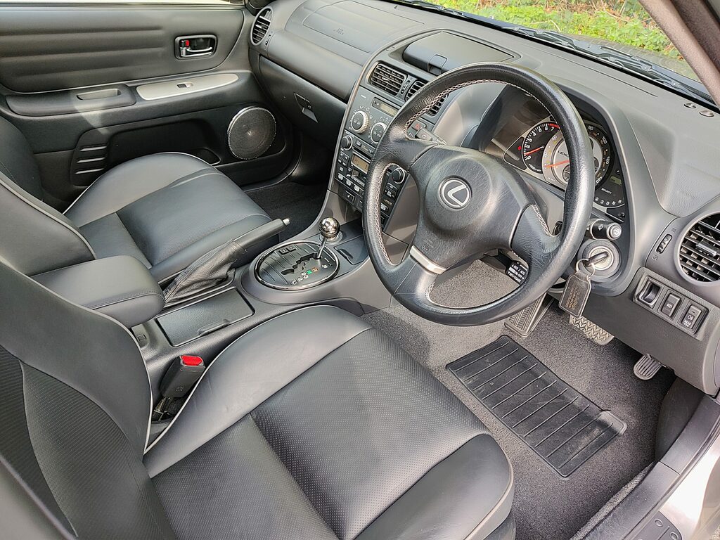 Lexus IS 300 3.0 Sportcross Silver #20
