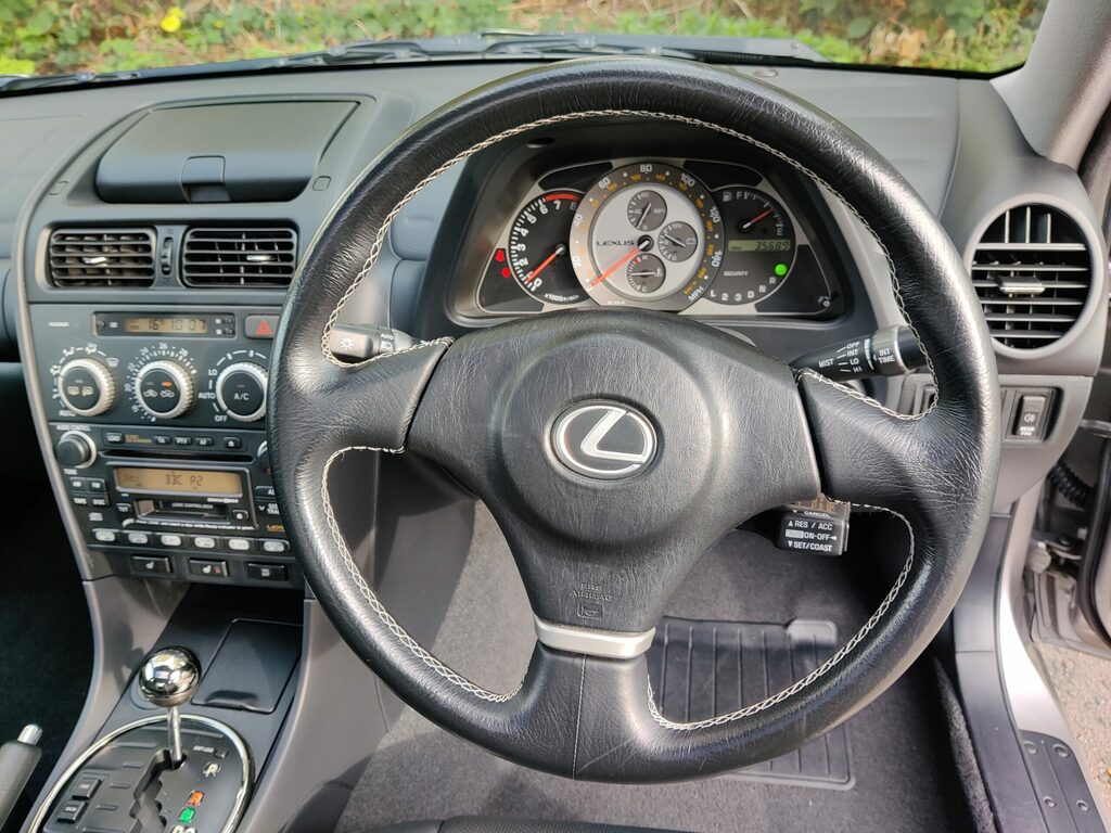 Lexus IS 300 3.0 Sportcross Silver #26