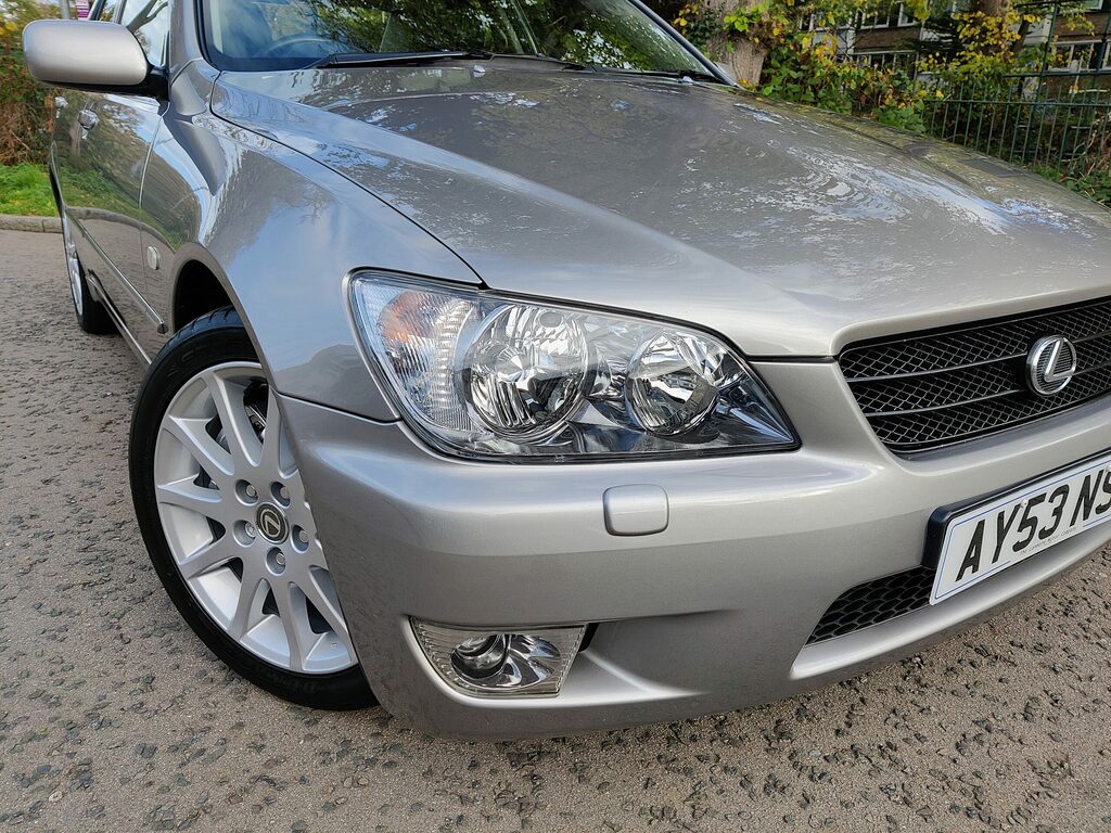 Lexus IS 300 3.0 Sportcross Silver #9