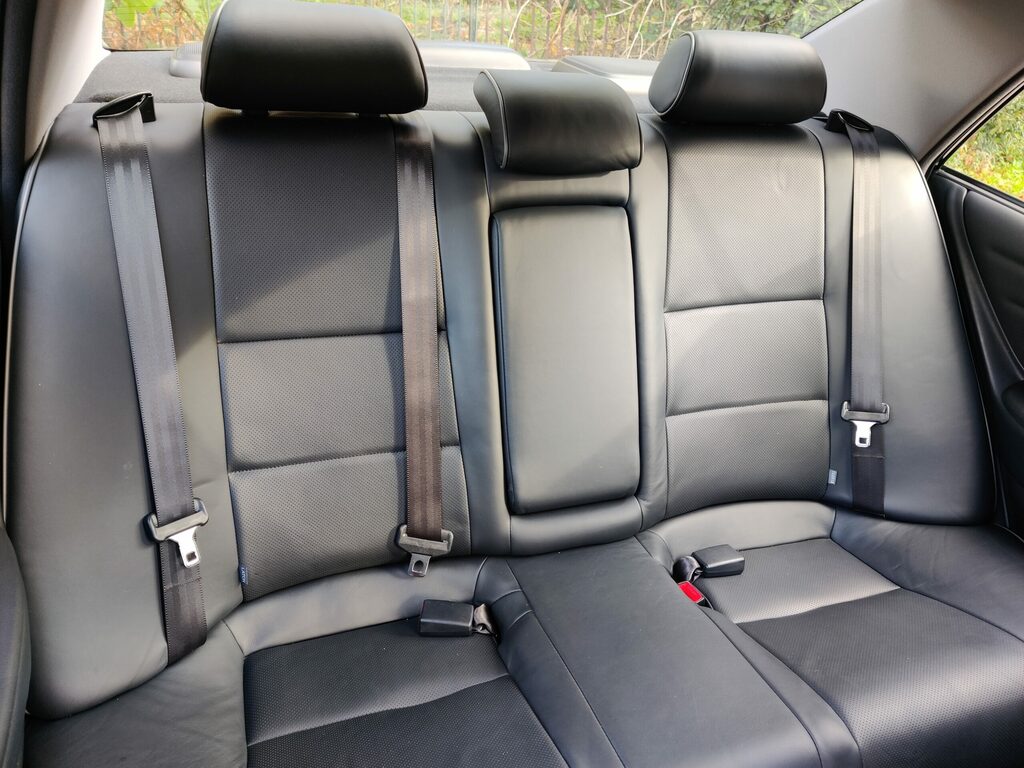 Lexus IS 300 3.0 Sportcross Silver #43