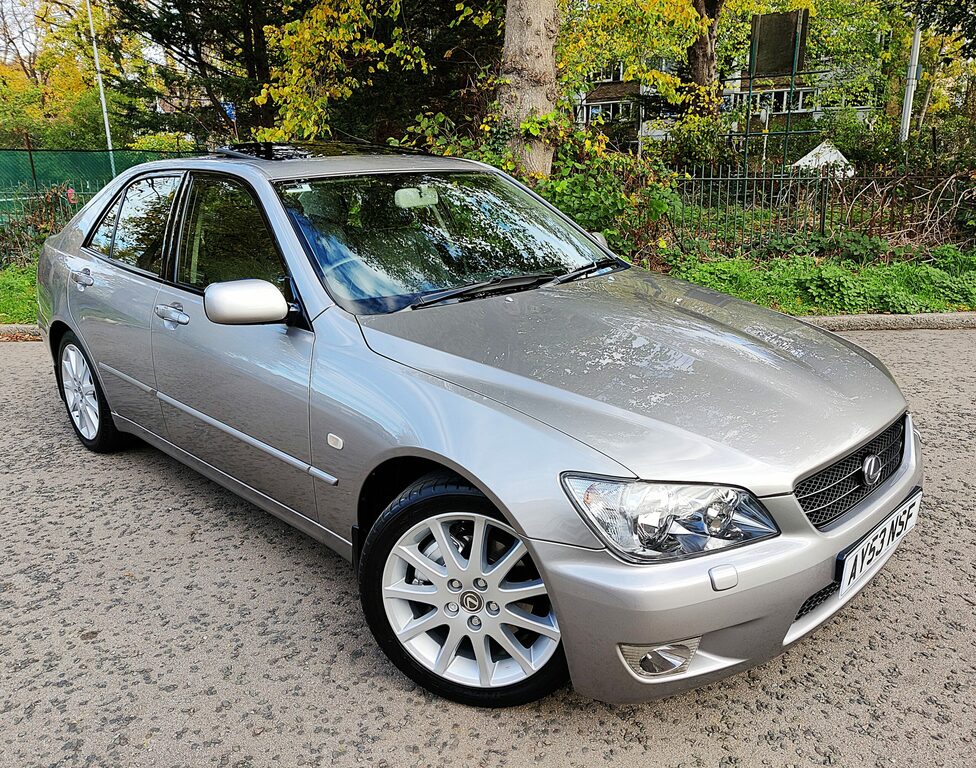 Lexus IS Saloon