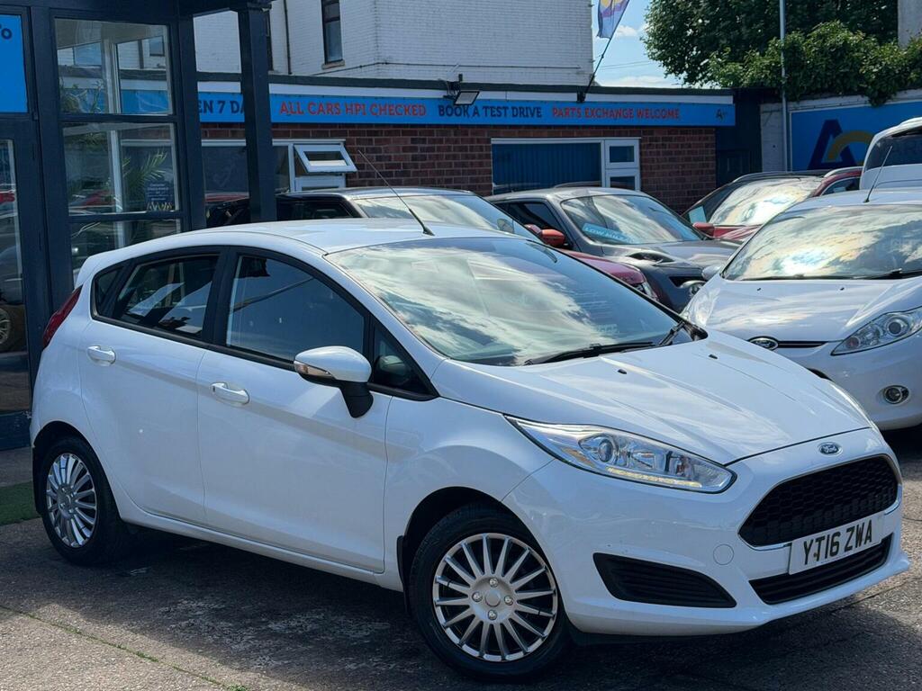 Ford Fiesta Hatchback 1.25 Style Euro 6 201616 White
