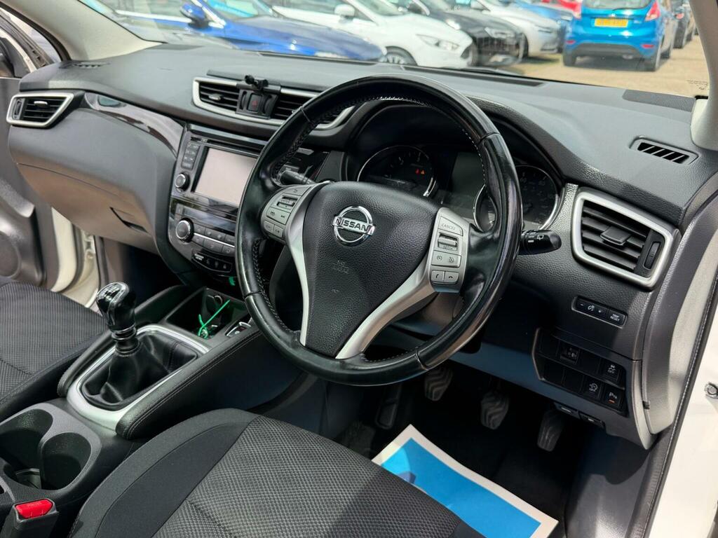 Nissan Qashqai Suv 1.5 Dci Acenta Premium 2Wd Euro 5 Ss 2 SH14LUR White #3