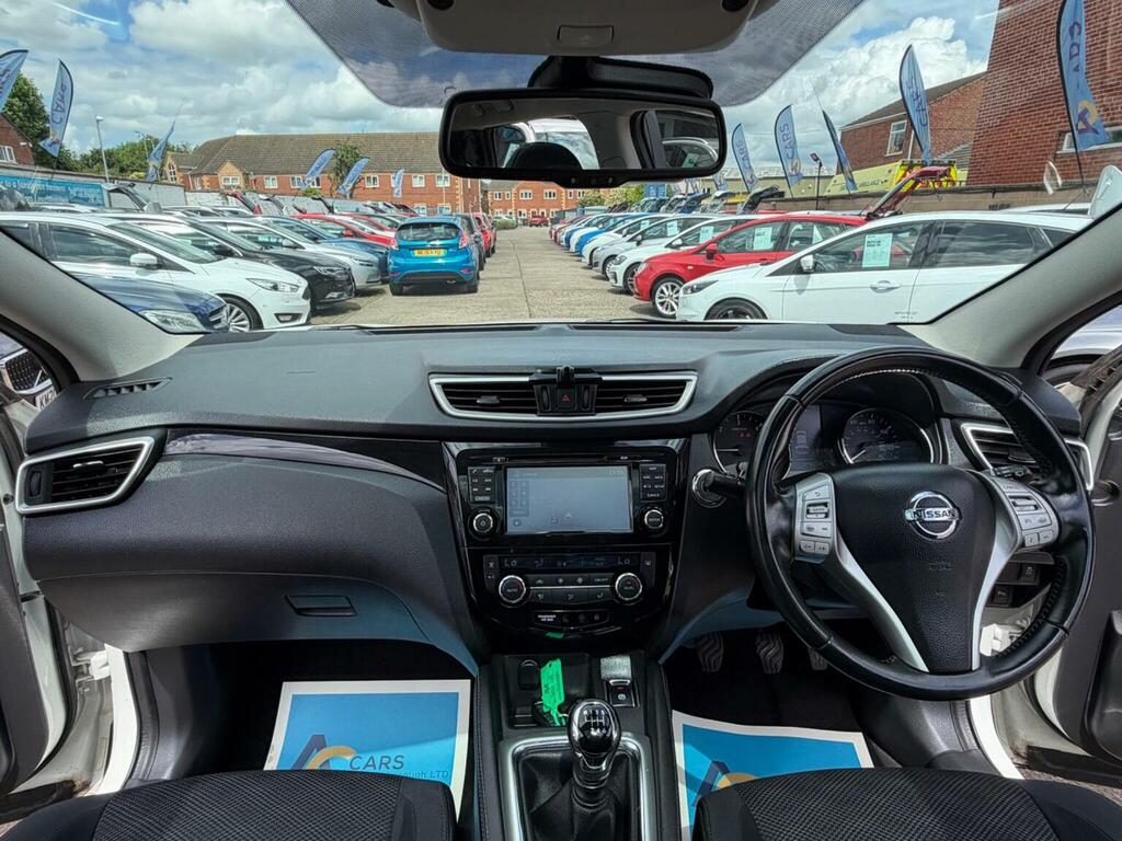Nissan Qashqai Suv 1.5 Dci Acenta Premium 2Wd Euro 5 Ss 2 SH14LUR White #2
