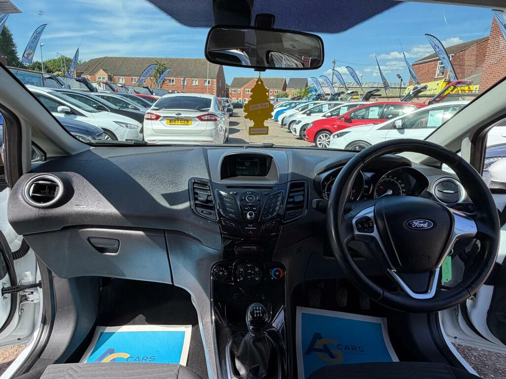 Ford Fiesta Hatchback 1.25 Zetec Euro 6 201515 AK15KOU White #2