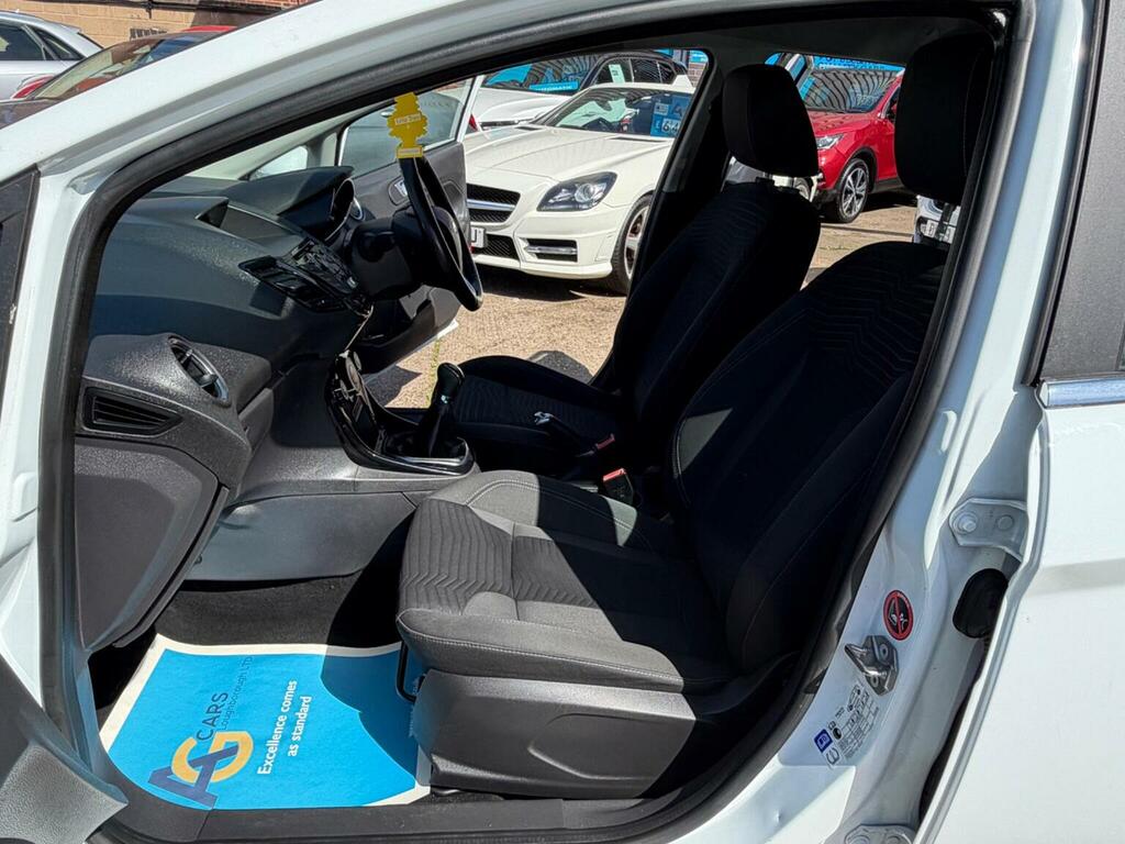 Ford Fiesta Hatchback 1.25 Zetec Euro 6 201515 AK15KOU White #4