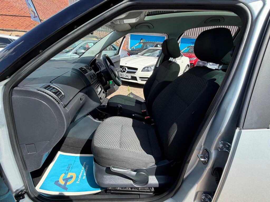 Skoda Roomster Mpv 1.2 Tsi Se Action Euro 5 201515 Silver #4