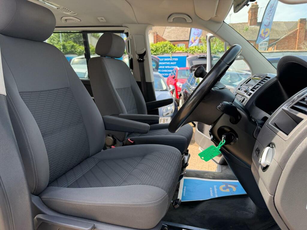Volkswagen Caravelle 2L Edition 25 White #32
