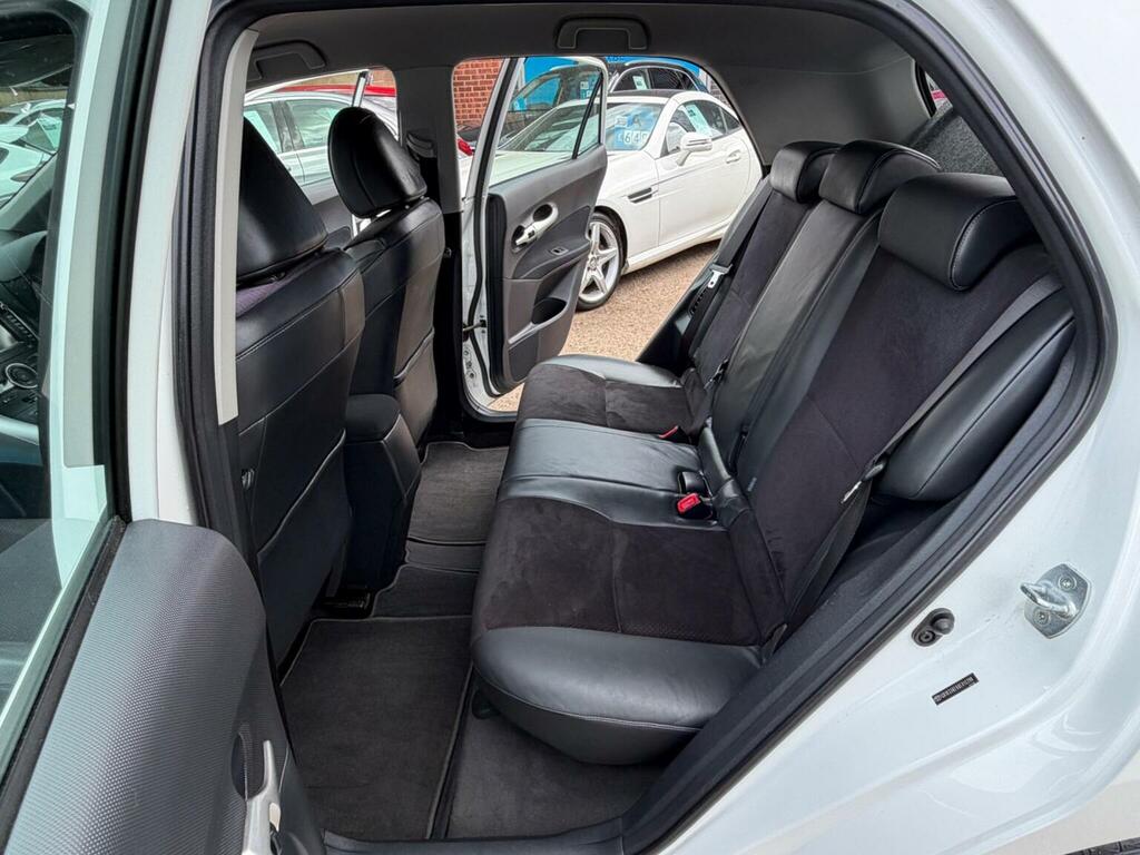 Toyota Auris Hatchback 1.8 Vvt-h T Spirit Cvt Euro 5 Ss White #5