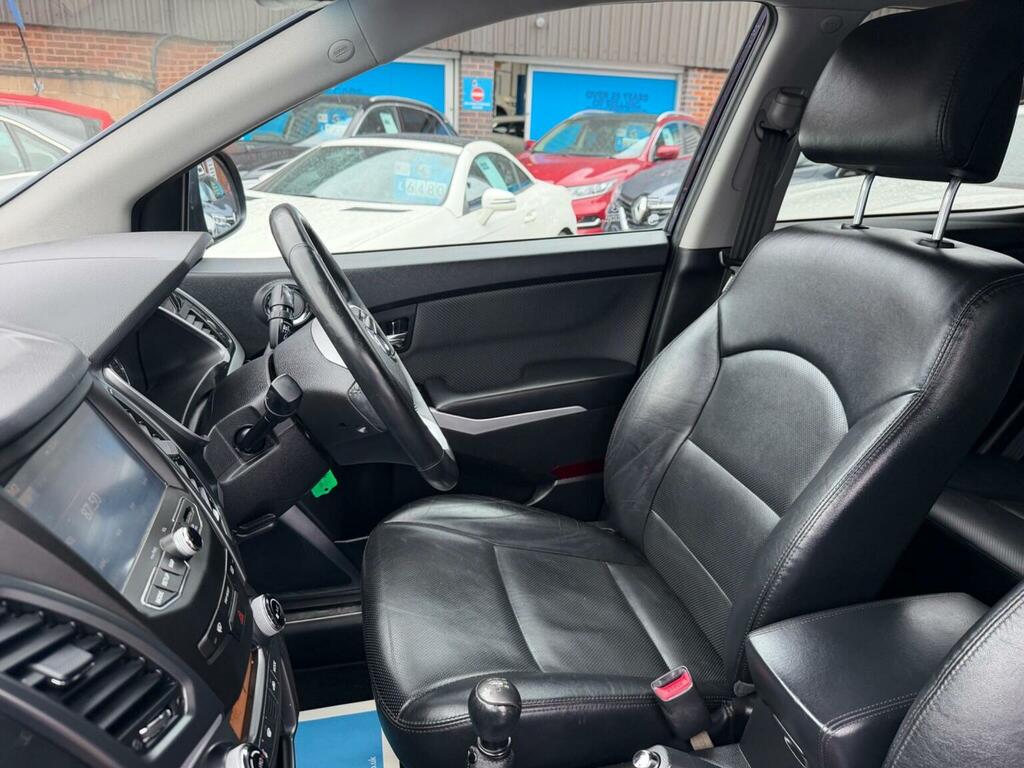 SsangYong Korando Elx White #102