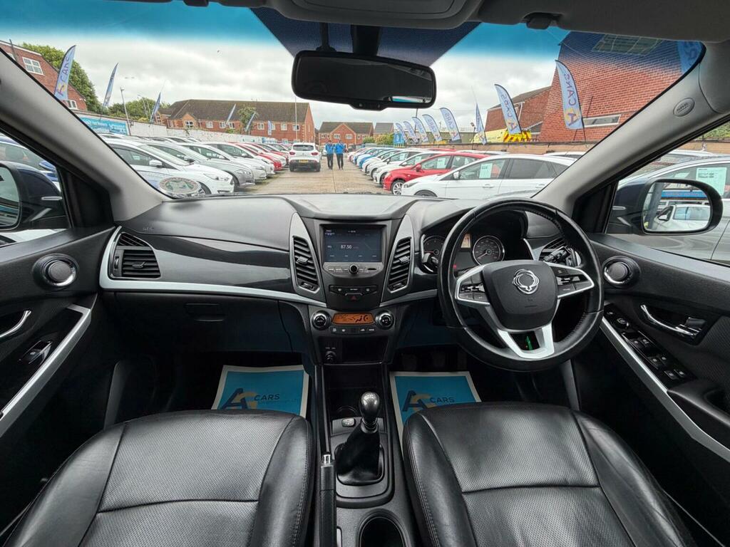 SsangYong Korando Elx White #101