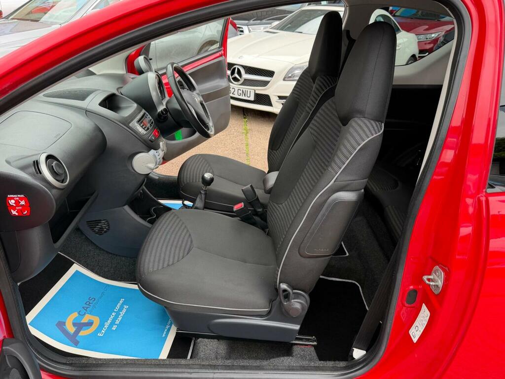 Peugeot 107 1.0 12V Allure Euro 5 Red #4
