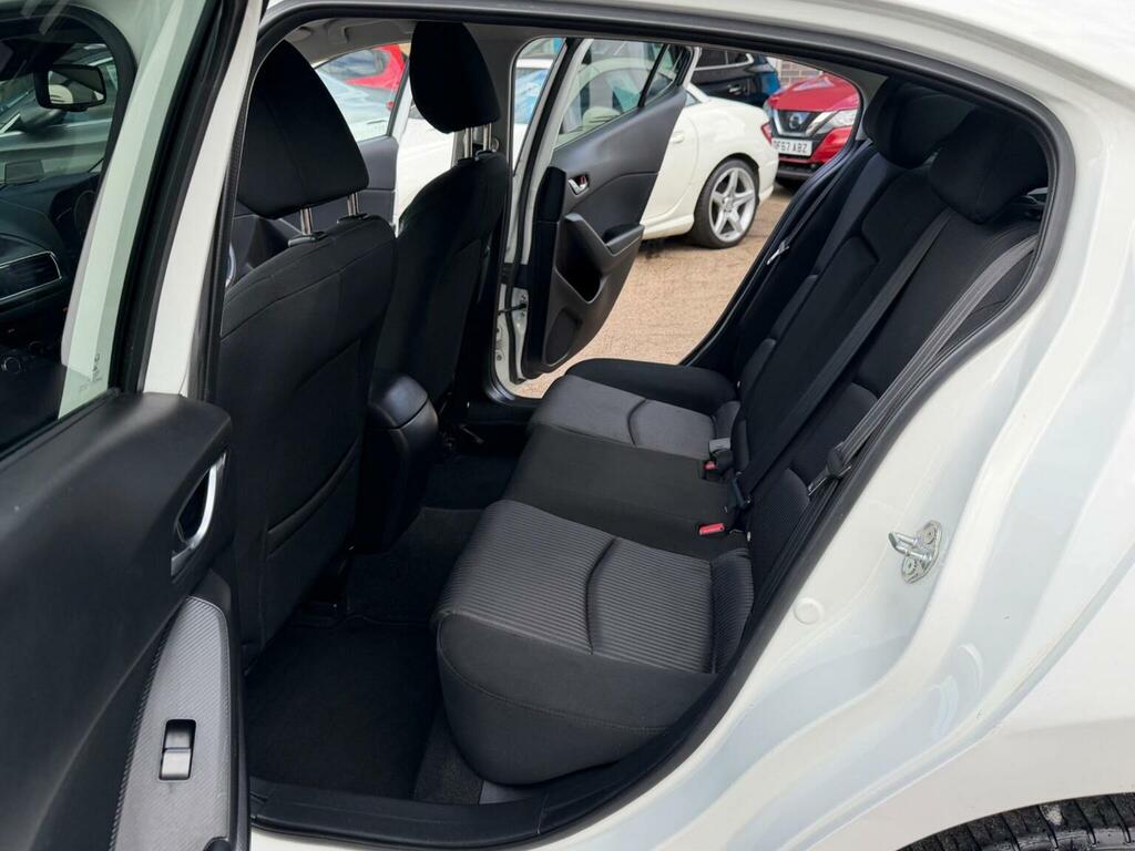Mazda 3 2.0 Skyactiv-g Sport Nav Fastback Euro 6 Ss White #5