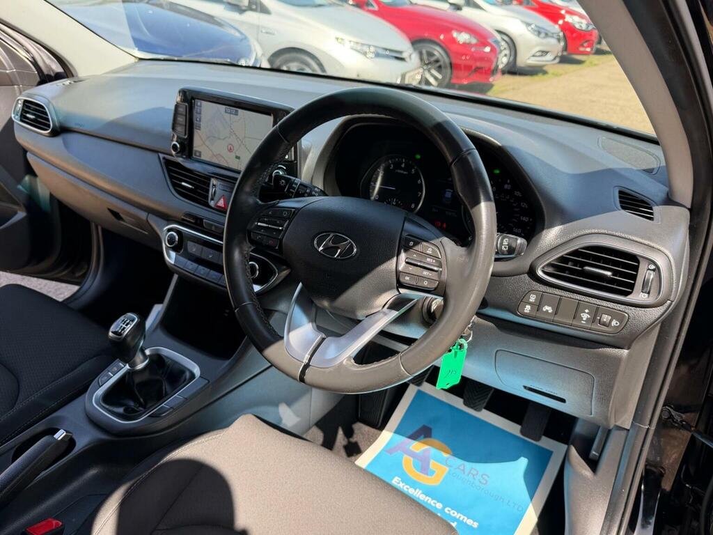 Hyundai I30 Hatchback 1.0 T-gdi Se Nav Euro 6 Ss 2020 Black #3