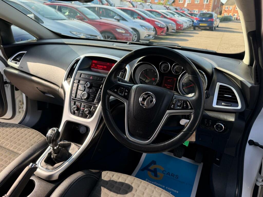 Vauxhall Astra GTC 2.0 Cdti Sri Euro 5 Ss White #3
