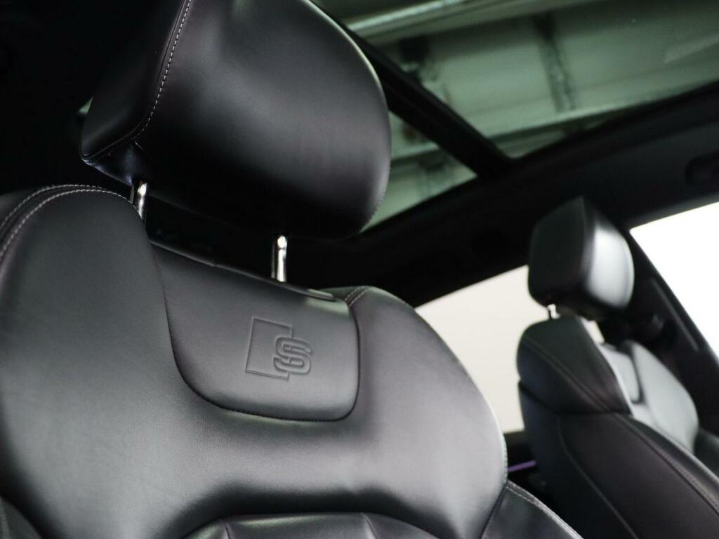 Audi Q8  Blue #16