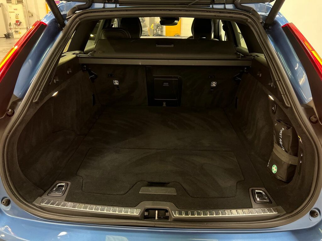 Volvo V90 D4 R-design Grey #13