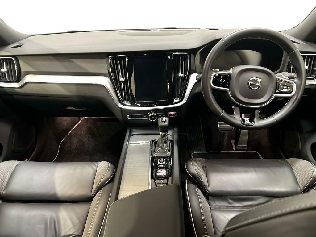 Volvo V60 T4 Momentum Plus White #5