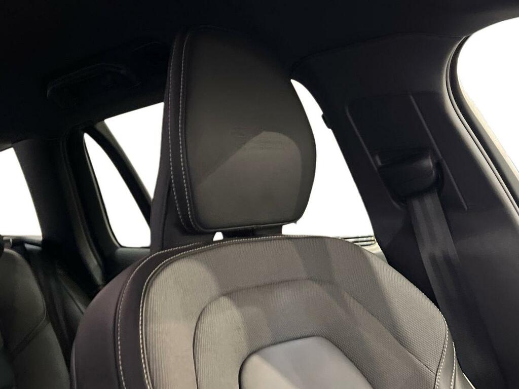Volvo V60 T4 Momentum Plus White #16