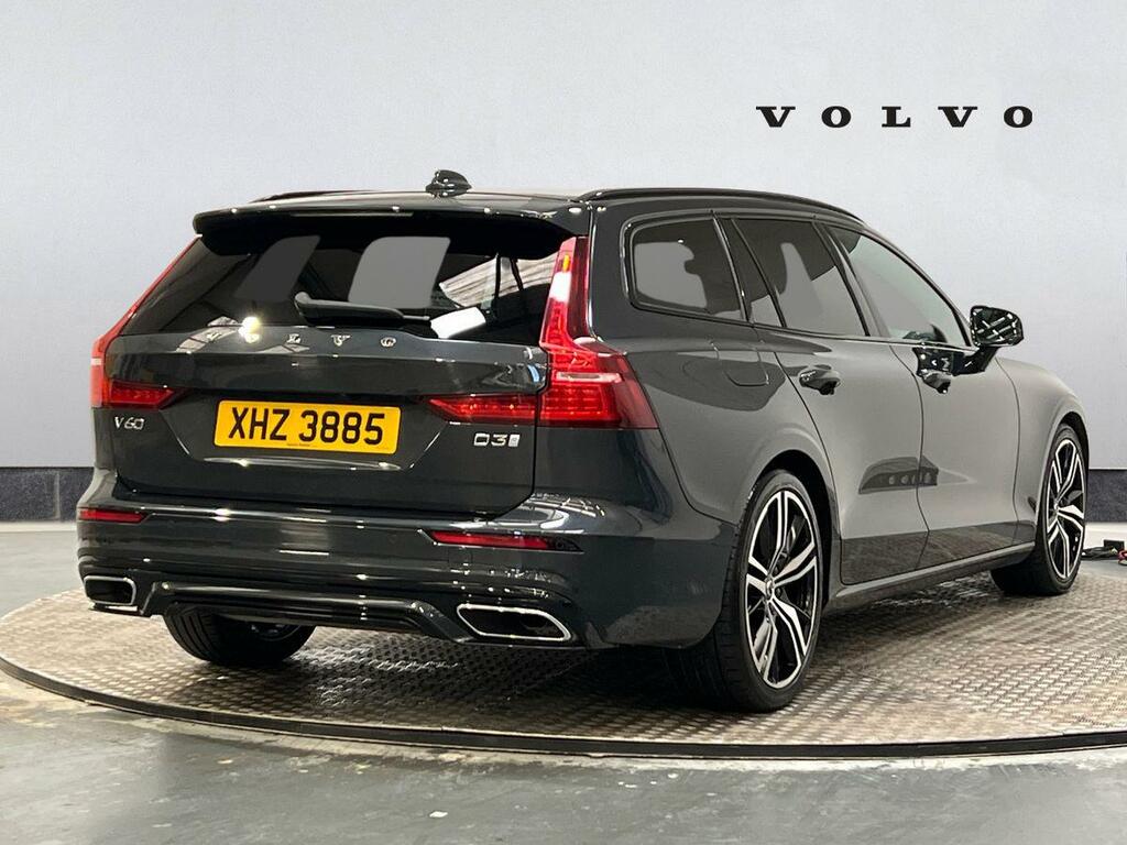 Volvo V60 T4 Momentum Plus White #2