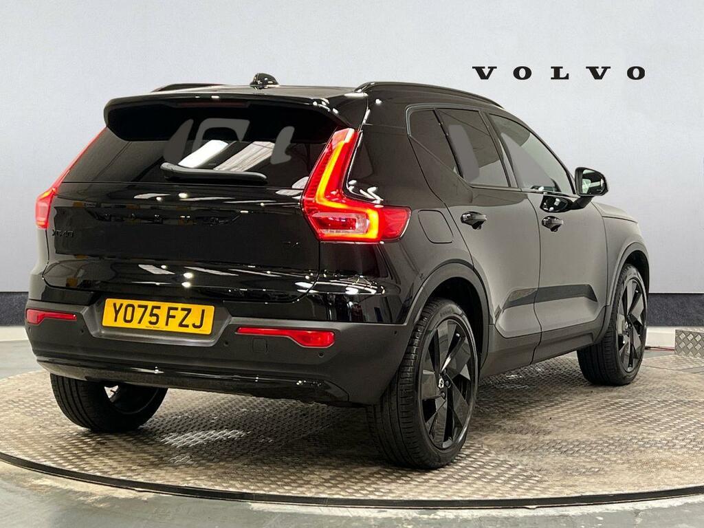 Volvo XC40 Plus Black #2