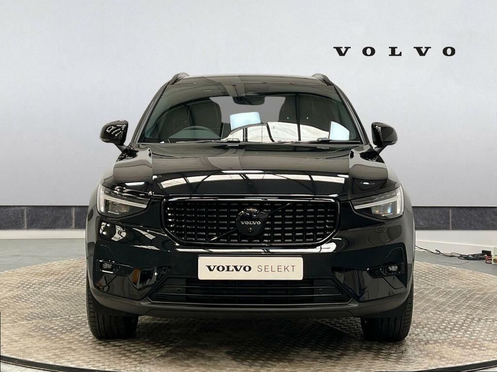Volvo XC40 Plus Black #8