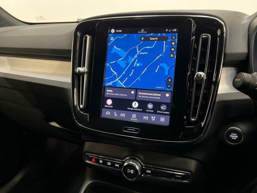 Volvo XC40 Plus Black #12