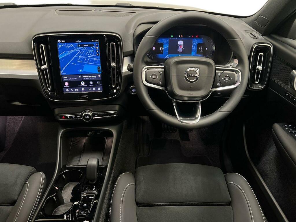 Volvo XC40 Plus Black #5