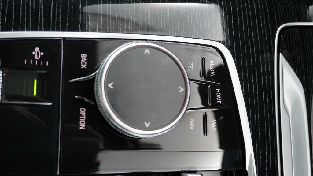 BMW X7 Xdrive40d Mht Excellence Step White #32