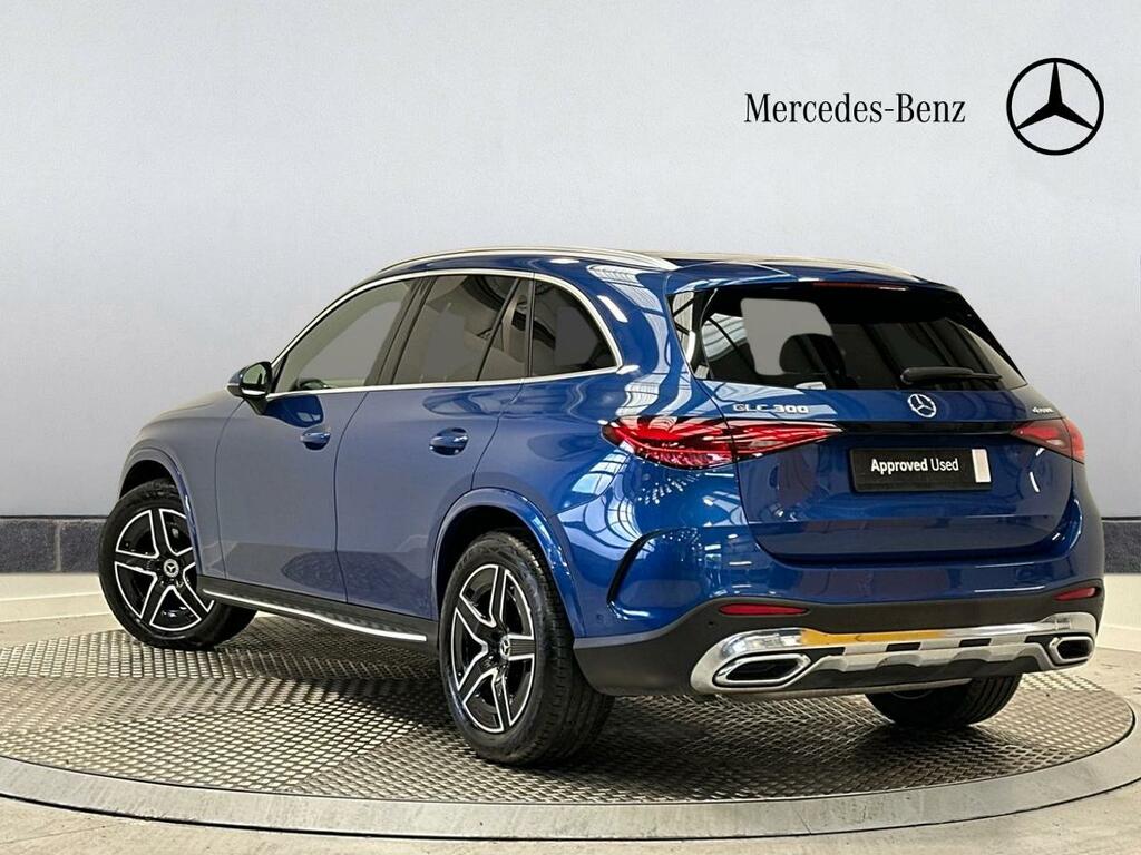 Mercedes-Benz GLC Class Glc 220 D 4Matic Amg Line Premium Plus Black #2